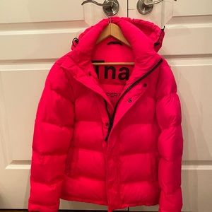 ARITZIA SUPER PUFF- SOLD DO NOT BUY